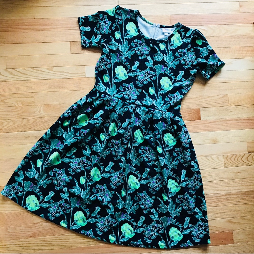 lularoe black floral print amelia dress